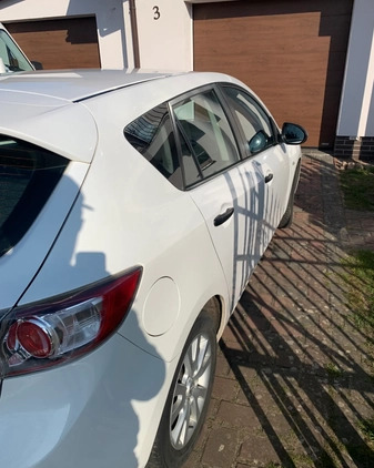 Mazda 3 cena 26500 przebieg: 169000, rok produkcji 2012 z Niepołomice małe 37